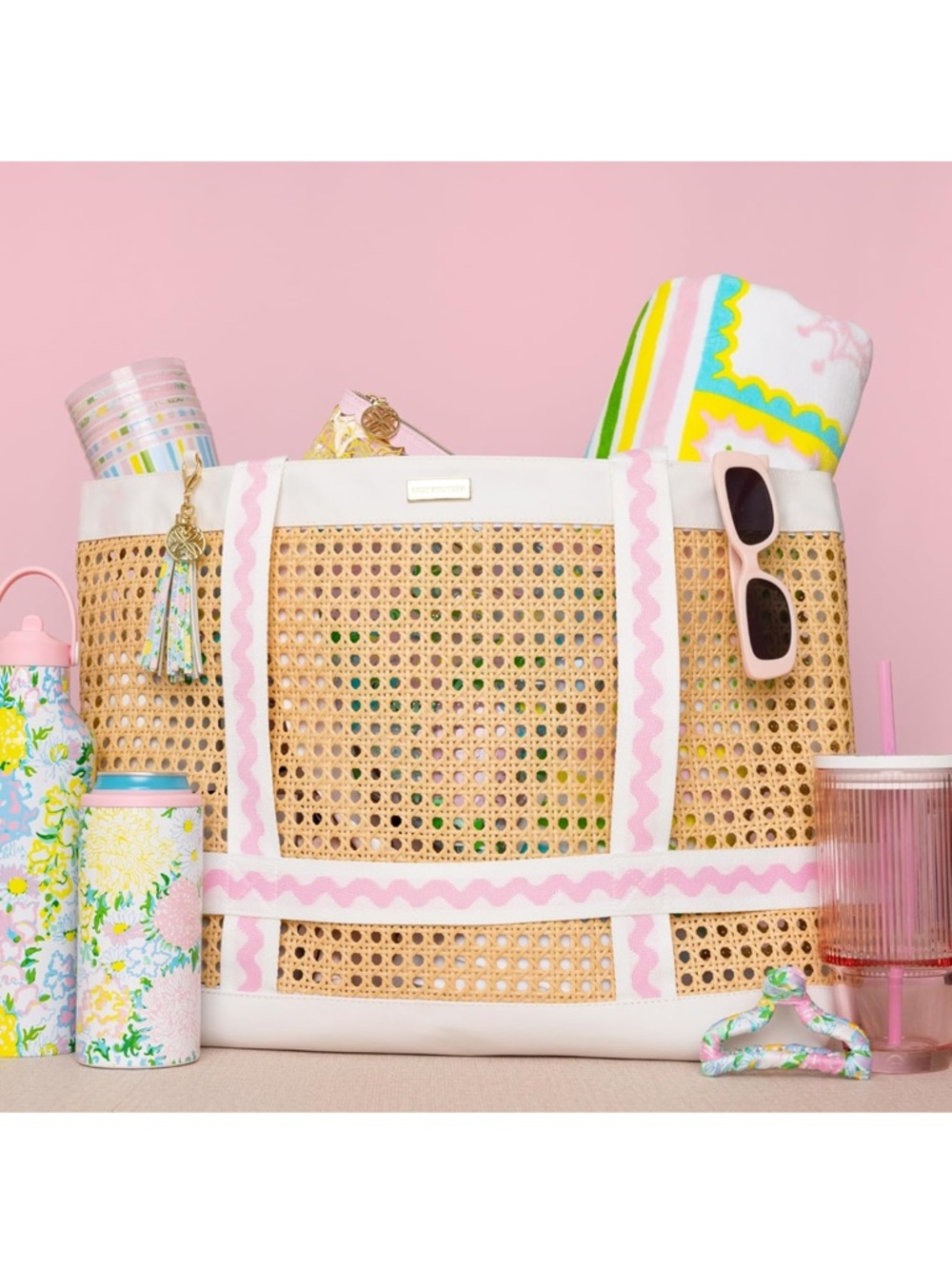 New Lilly Pulitzer Natural Woven Large Travel Tote with Pink & White Trim - Picture 9 of 13